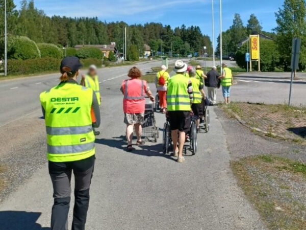 Esteettömyyskävely